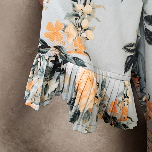 Emaline Women's Pleated Sleeves Floral Print V Neck Top Size Large - Picture 10 of 10